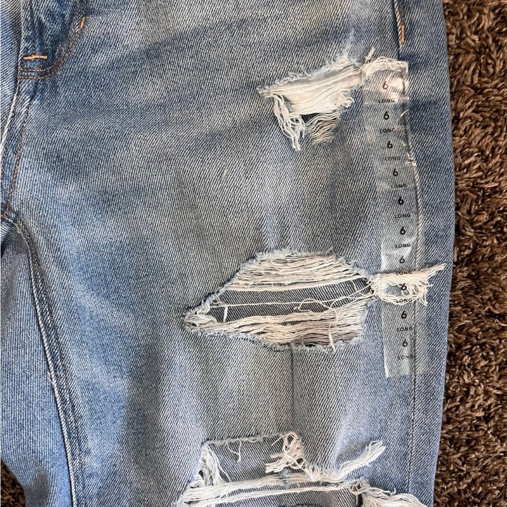 NWT AMERICAN EAGLE Distressed Stretch Mom Jeans High Rise Women’s 6 Long - Picture 4 of 10